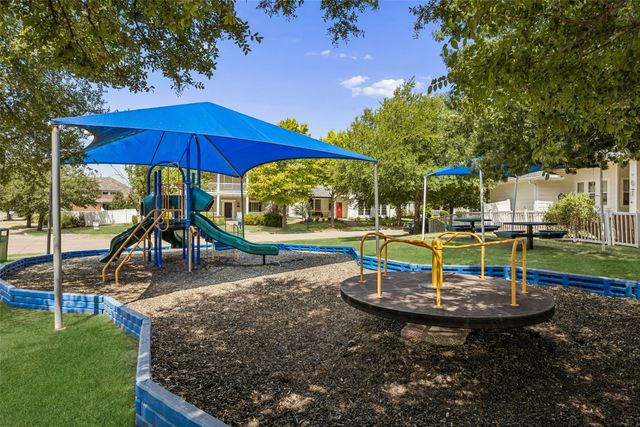 901 Wenk Drive, Aubrey, TX 76227