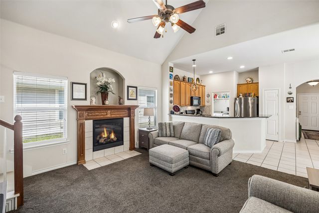901 Wenk Drive, Aubrey, TX 76227