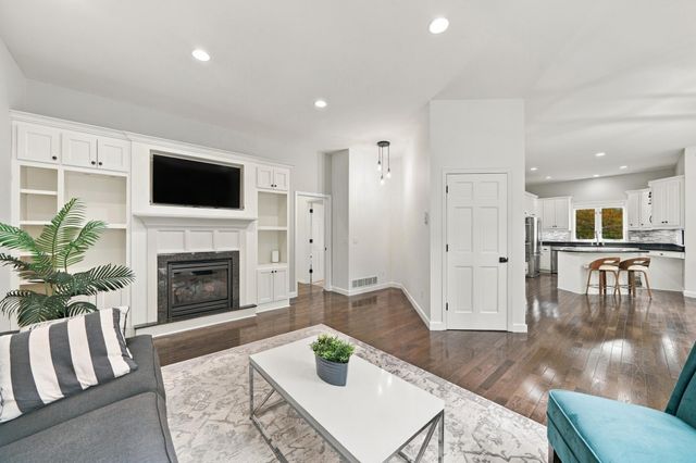 4143 Cashell Glen, Eagan, MN 55122