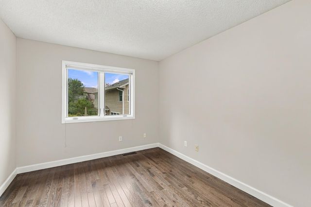 4143 Cashell Glen, Eagan, MN 55122