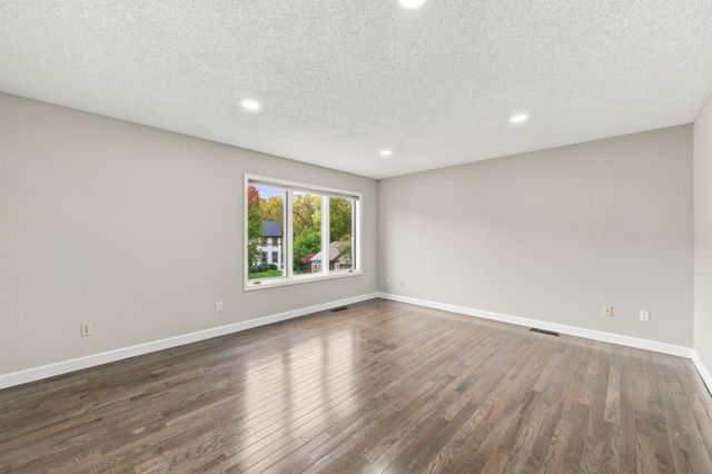 4143 Cashell Glen, Eagan, MN 55122