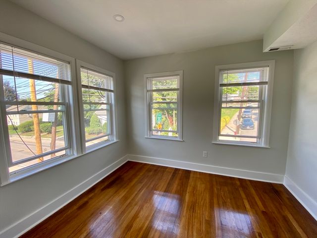 975 Chestnut St 2, Newton, MA 02464