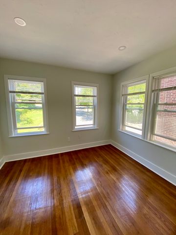 975 Chestnut St 2, Newton, MA 02464