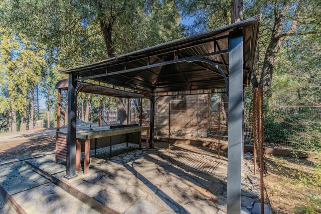 24985 Shake Ridge Rd, Volcano, CA 95689