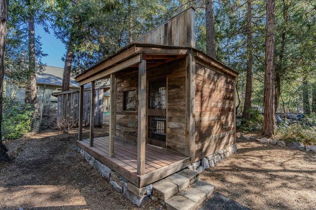 24985 Shake Ridge Rd, Volcano, CA 95689