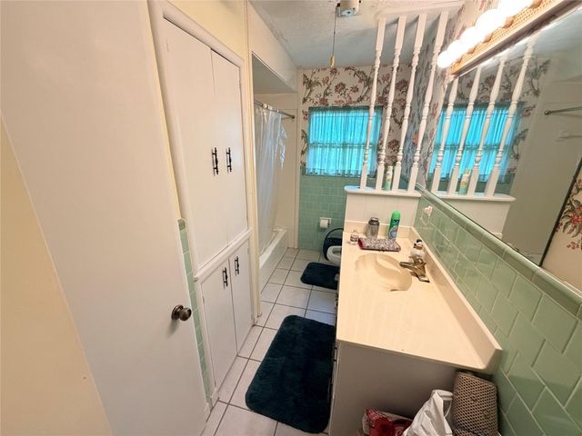504 Dwinnell Street, Baytown, TX 77520