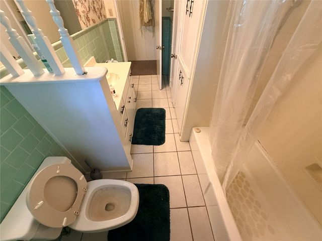 504 Dwinnell Street, Baytown, TX 77520