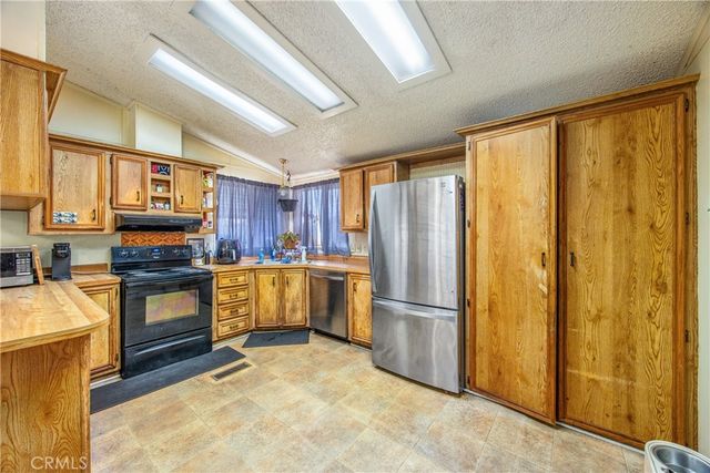 7717 Church, Highland, CA 92346