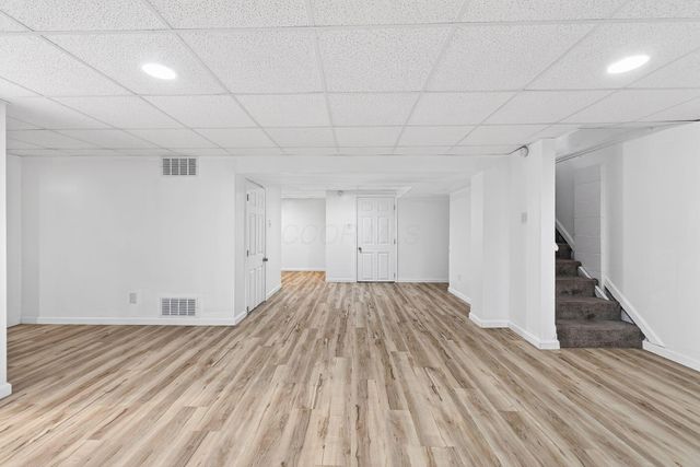 292 Moorfield Drive, Columbus, OH 43230