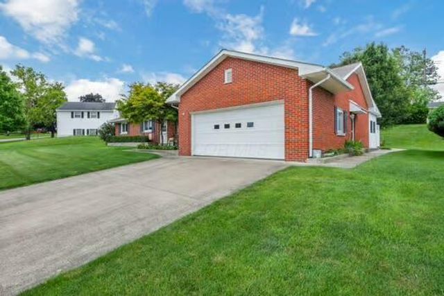 1660 Lynn Drive, Lancaster, OH 43130