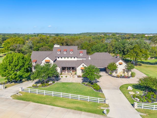 130 Ranchway Drive, Burleson, TX 76028