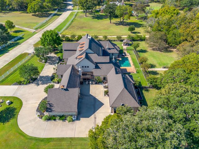 130 Ranchway Drive, Burleson, TX 76028