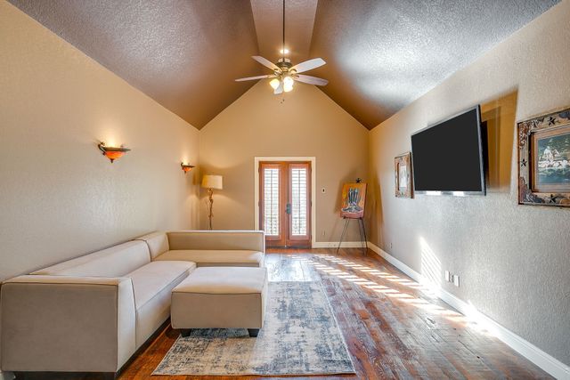 130 Ranchway Drive, Burleson, TX 76028