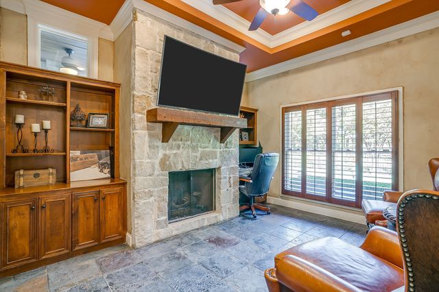 130 Ranchway Drive, Burleson, TX 76028