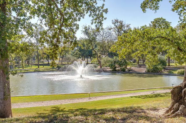 130 Ranchway Drive, Burleson, TX 76028