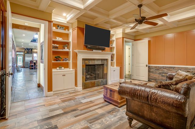 130 Ranchway Drive, Burleson, TX 76028