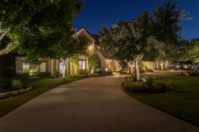 130 Ranchway Drive, Burleson, TX 76028