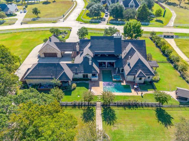 130 Ranchway Drive, Burleson, TX 76028