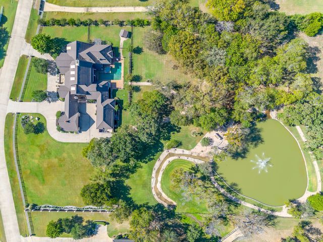 130 Ranchway Drive, Burleson, TX 76028