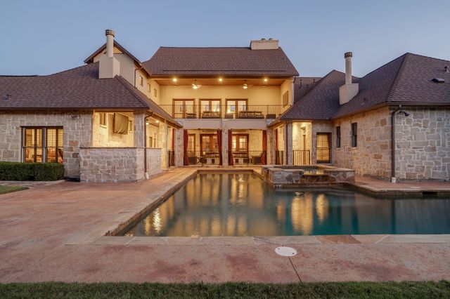 130 Ranchway Drive, Burleson, TX 76028