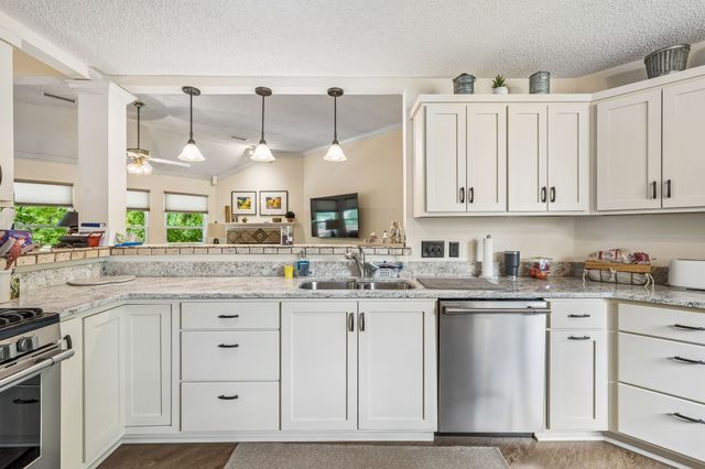 3508 Greenwood Dr, Hermitage, TN 37076