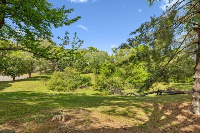 3508 Greenwood Dr, Hermitage, TN 37076