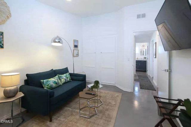 7824 Tujunga Avenue, North Hollywood, CA 91605