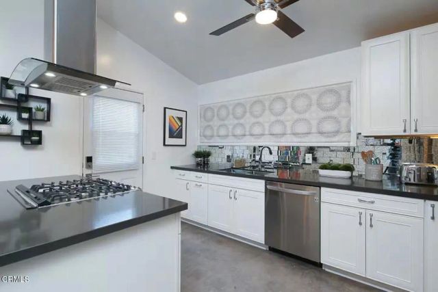 7824 Tujunga Avenue, North Hollywood, CA 91605