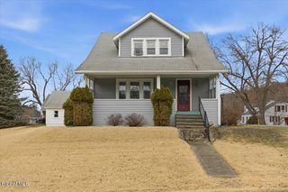 21 Orchard Terrace, North Greenbush, NY 12198