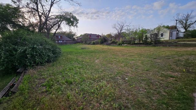2033 Haltom Road, Haltom City, TX 76117