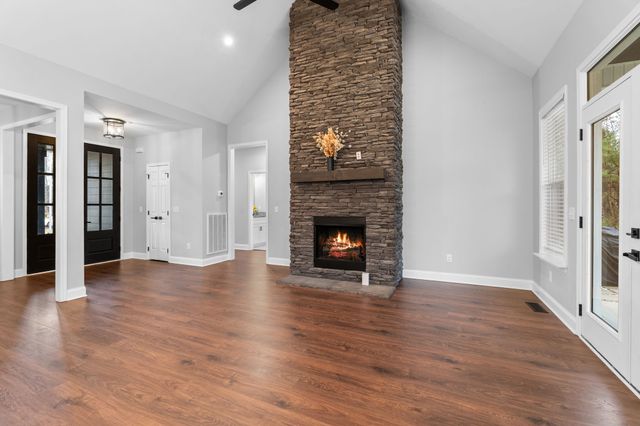 26 Melanie St, Mcminnville, TN 37110