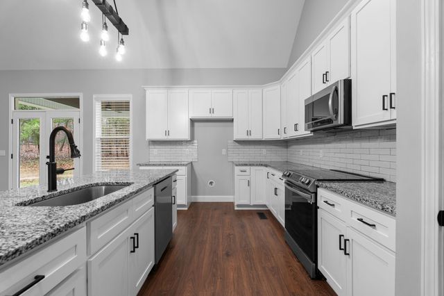 26 Melanie St, Mcminnville, TN 37110