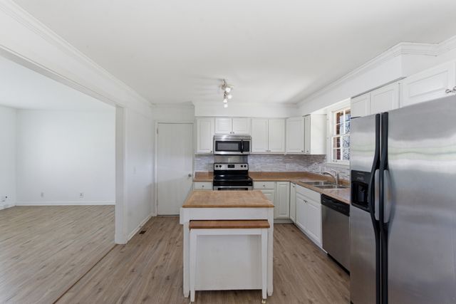 216 Whorley Dr, Nashville, TN 37217