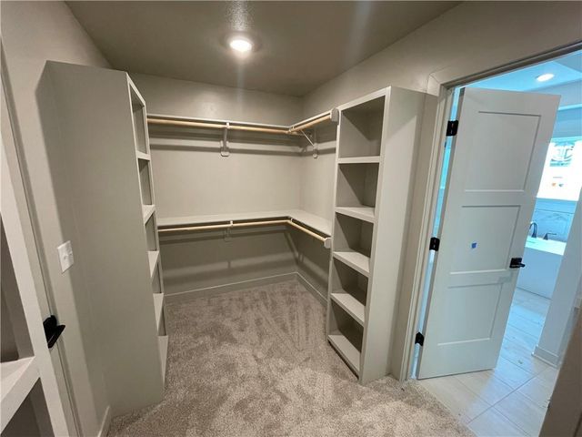 1961 Longview Drive, Liberty, MO 64068