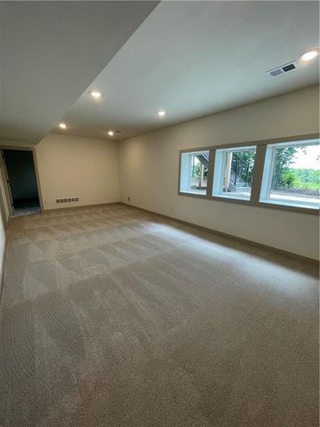 1961 Longview Drive, Liberty, MO 64068