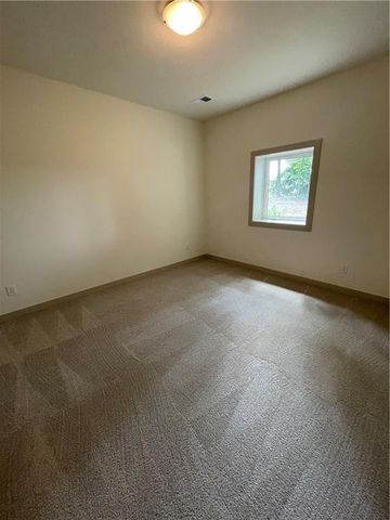 1961 Longview Drive, Liberty, MO 64068