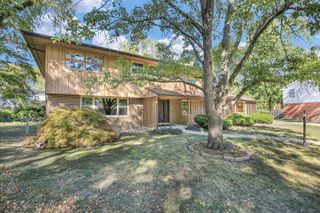 6 Regent Court, Champaign, IL 61820