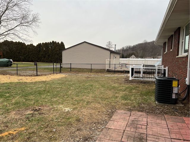 215 Martin Ave, Ellport Boro, PA 16117