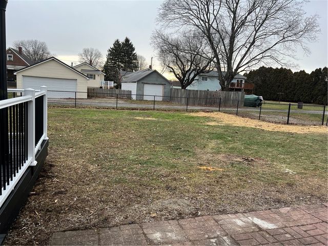 215 Martin Ave, Ellport Boro, PA 16117