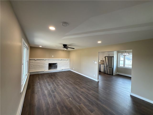 215 Martin Ave, Ellport Boro, PA 16117