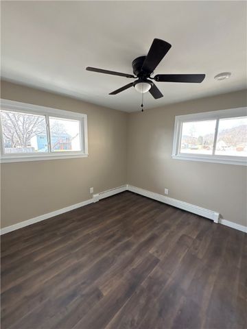 215 Martin Ave, Ellport Boro, PA 16117