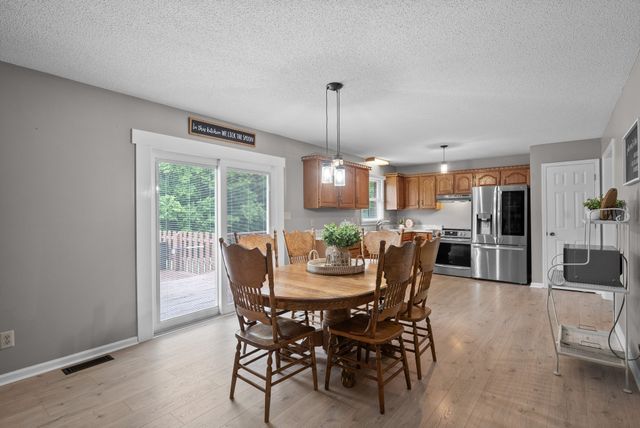 2430 Underwood Rd, Cunningham, TN 37052