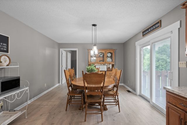 2430 Underwood Rd, Cunningham, TN 37052