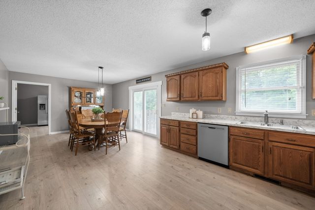 2430 Underwood Rd, Cunningham, TN 37052