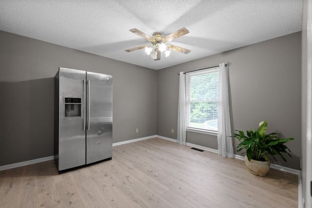 2430 Underwood Rd, Cunningham, TN 37052