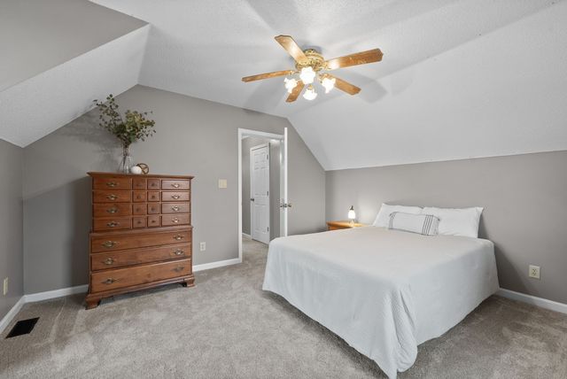 2430 Underwood Rd, Cunningham, TN 37052