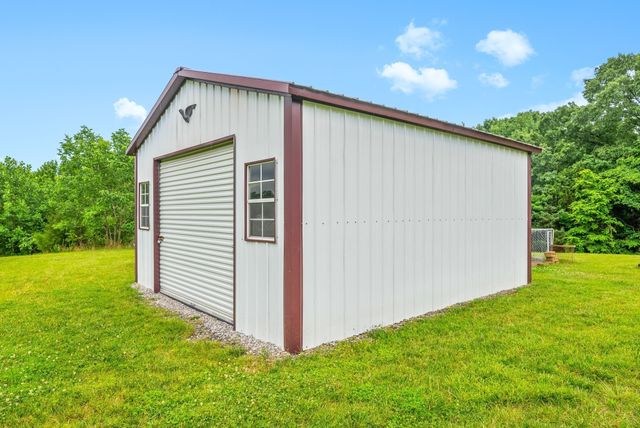 2430 Underwood Rd, Cunningham, TN 37052