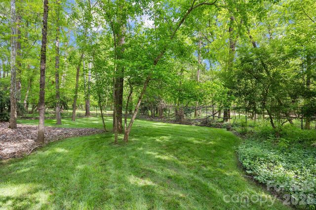 6121 Bentway Drive, Charlotte, NC 28226