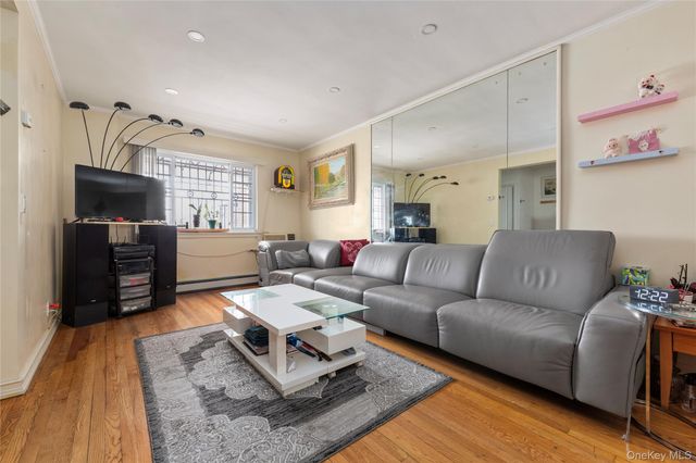 6114 Main Street, Flushing, NY 11367