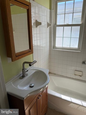 2412 LAMOTTE ST, Wilmington, DE 19802
